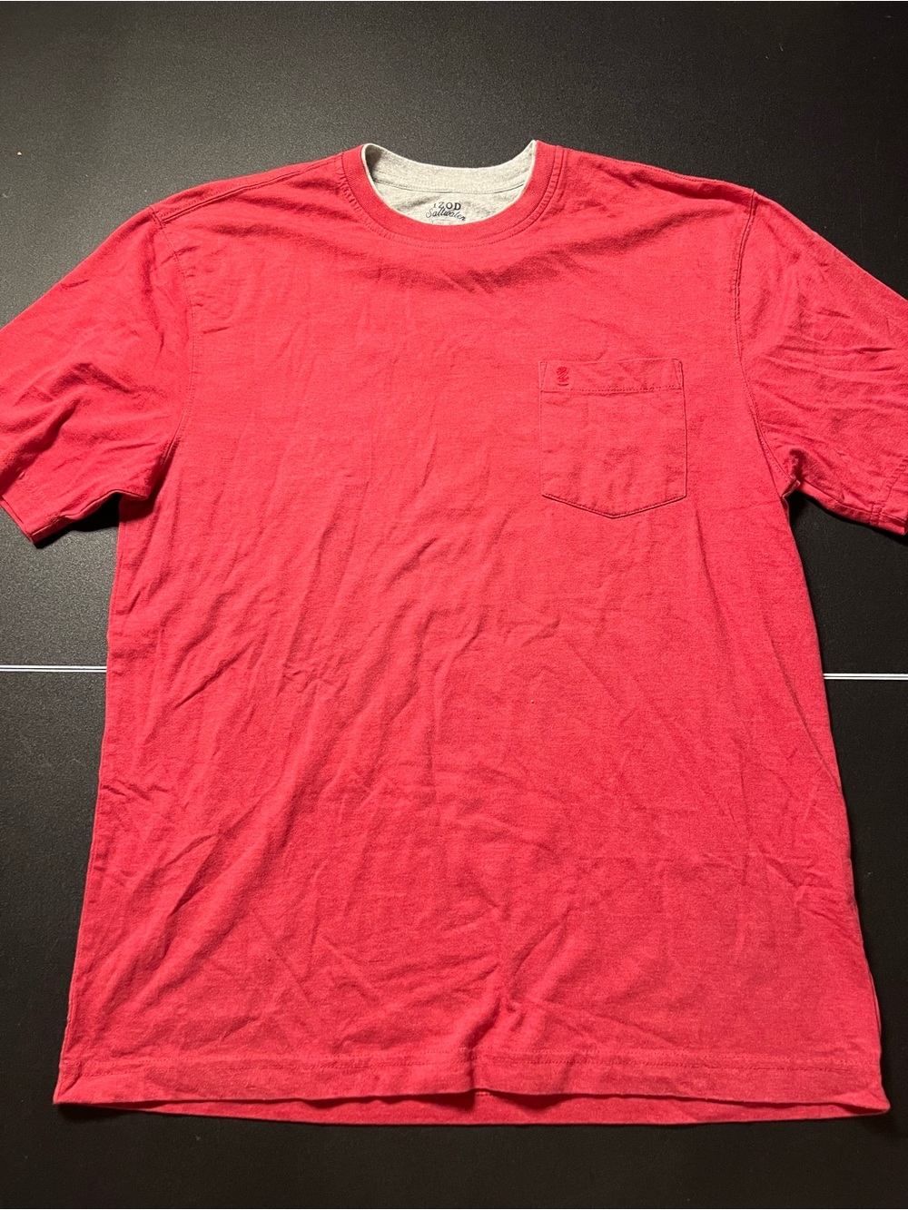 Izod Men's Red Short-Sleeve Pocket T-Shirt size M
